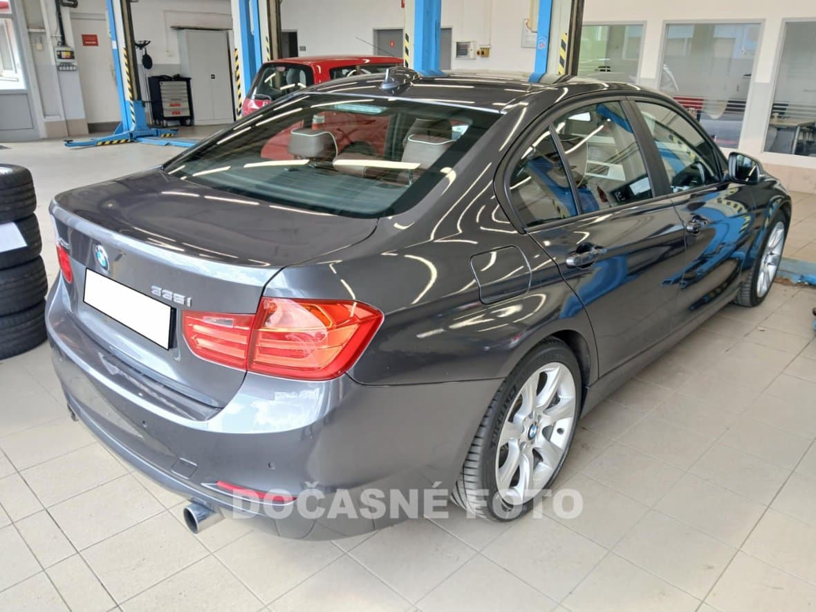 2013 BMW 3-SERIES - 2