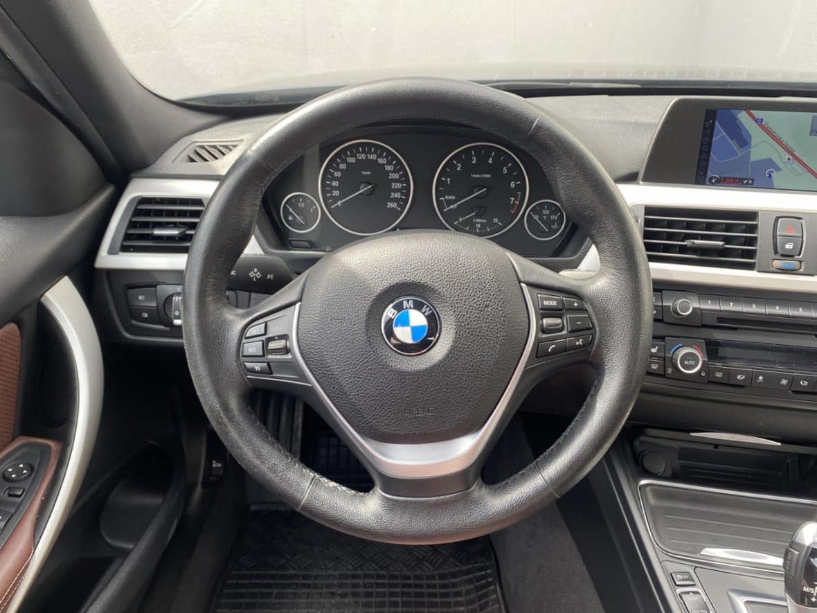2013 BMW 3-SERIES - 11
