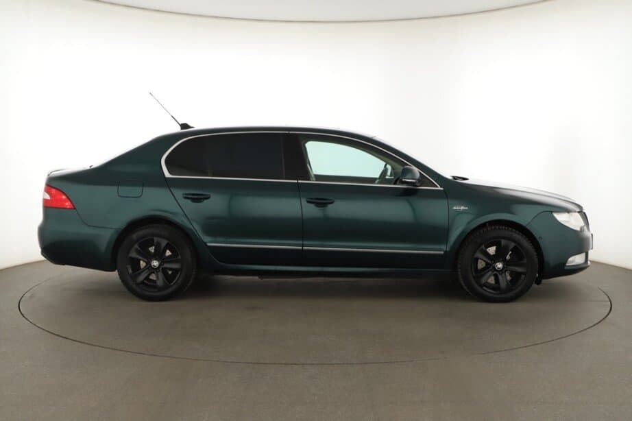 2009 Škoda SUPERB - 8