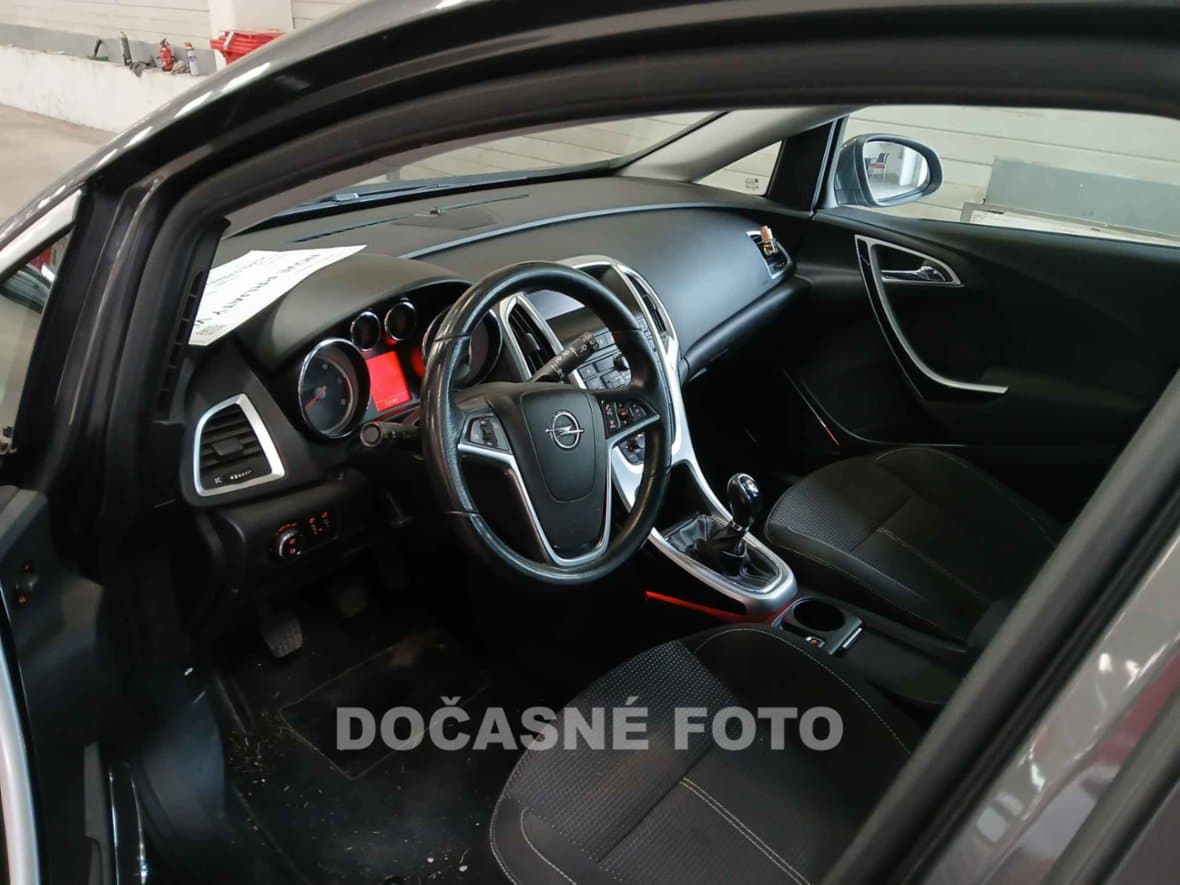 2011 Opel ASTRA - 3