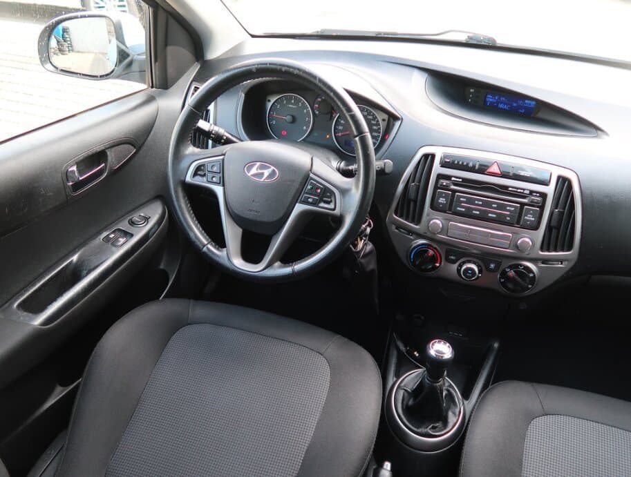 2014 Hyundai i20 - 9