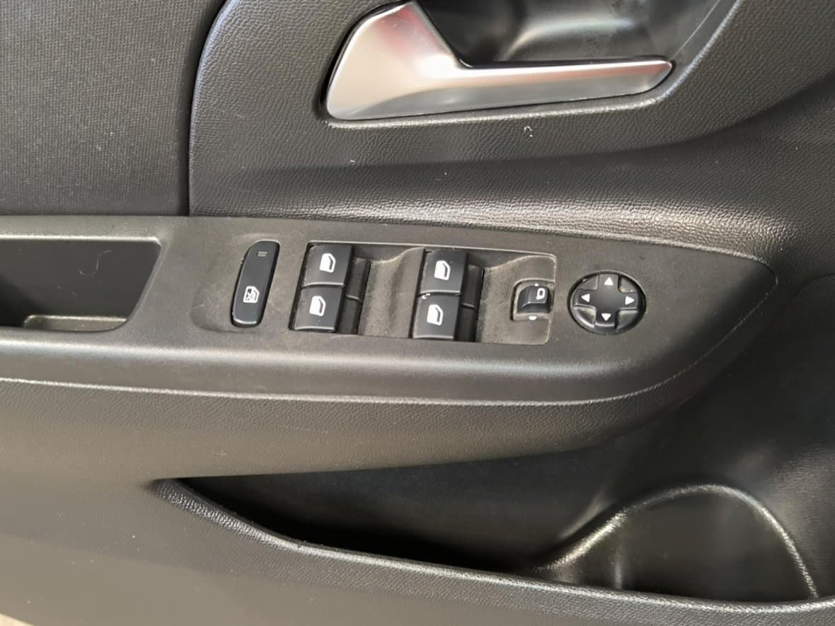 2021 Opel CORSA - 17