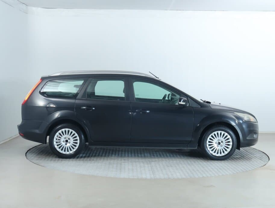 2009 Ford FOCUS - 8
