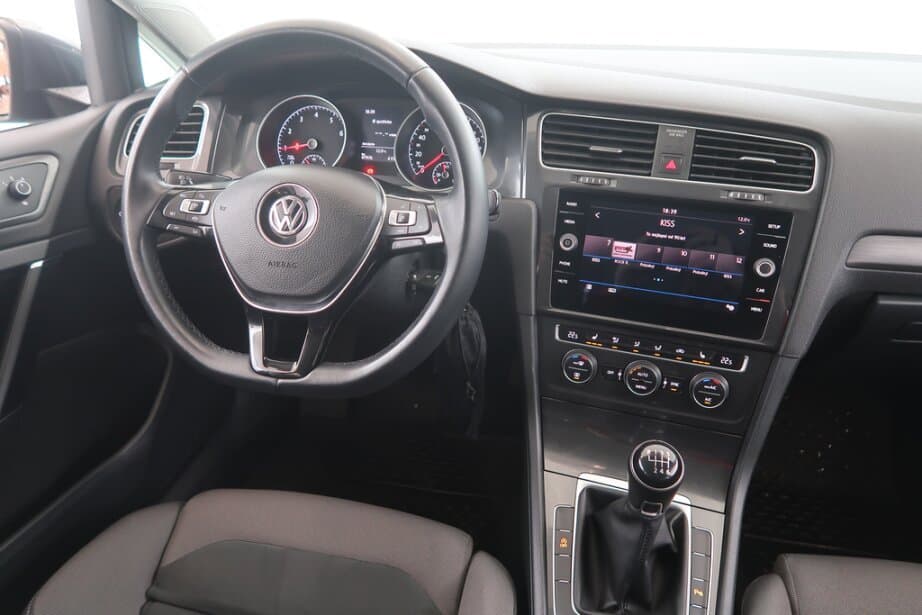 2019 Volkswagen GOLF - 9