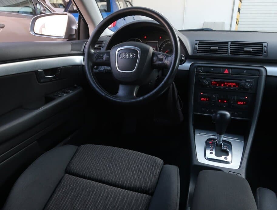 2005 Audi A4 - 9