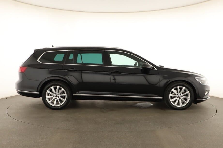 2020 Volkswagen PASSAT - 8