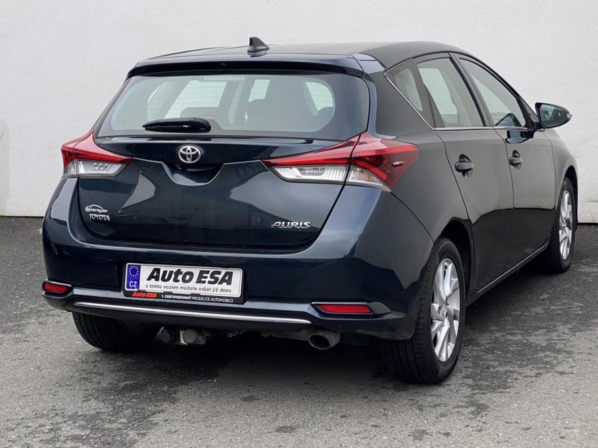 2015 Toyota AURIS - 4