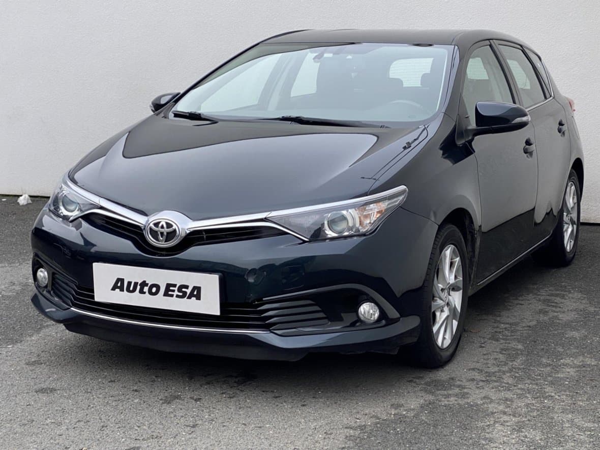 2015 Toyota AURIS - 3