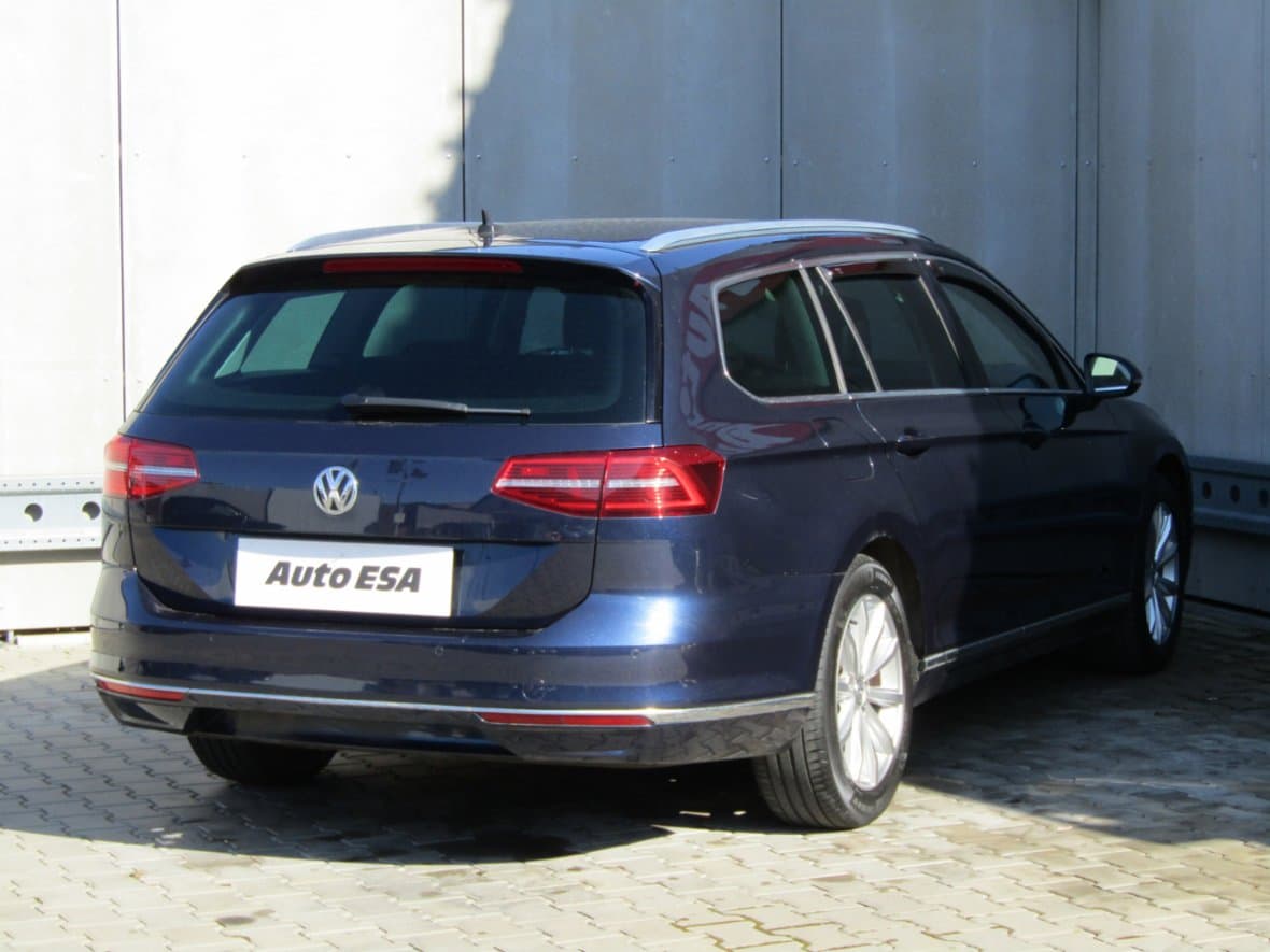 2015 Volkswagen PASSAT - 4