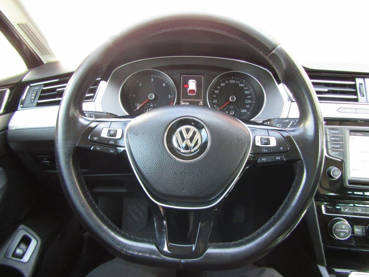 2015 Volkswagen PASSAT - 15