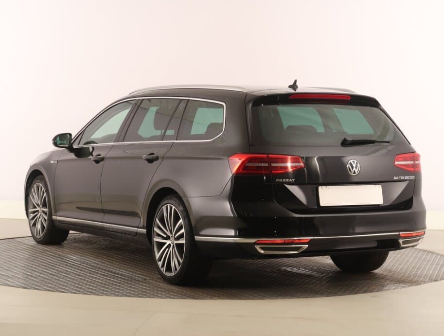 2016 Volkswagen PASSAT - 5