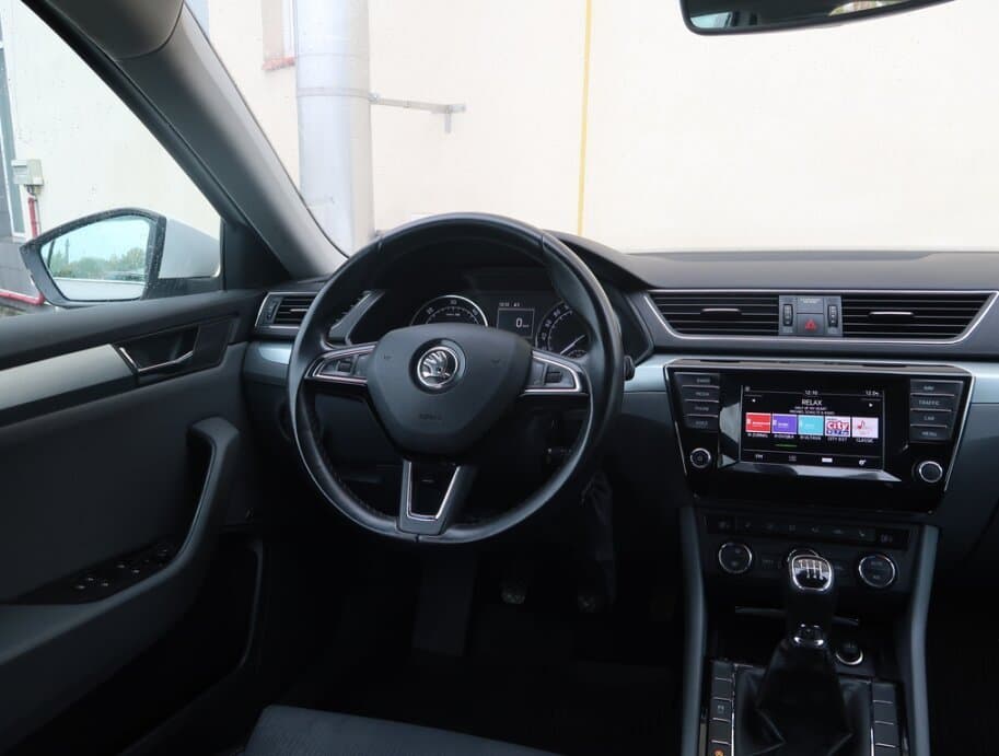 2016 Škoda SUPERB - 9