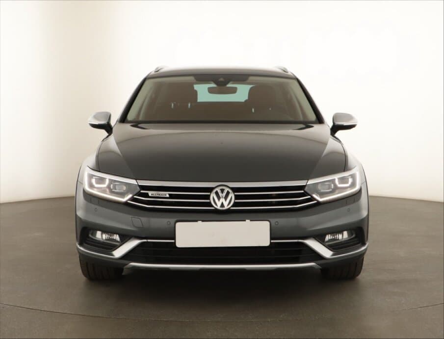 2017 Volkswagen PASSAT - 2