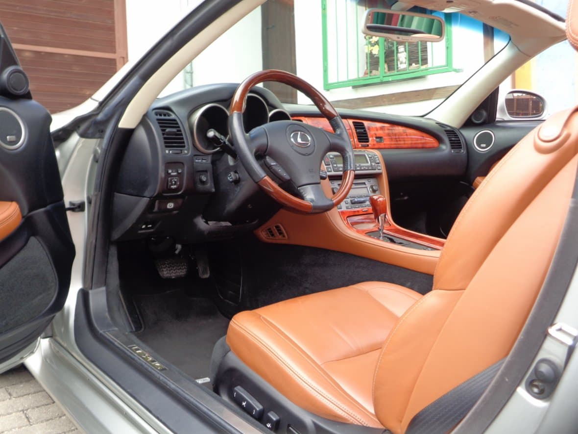 2002 Lexus SC - 8