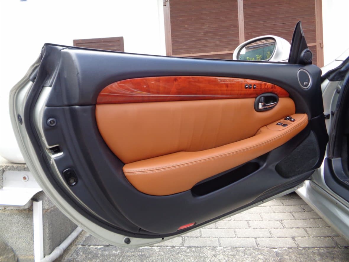 2002 Lexus SC - 10