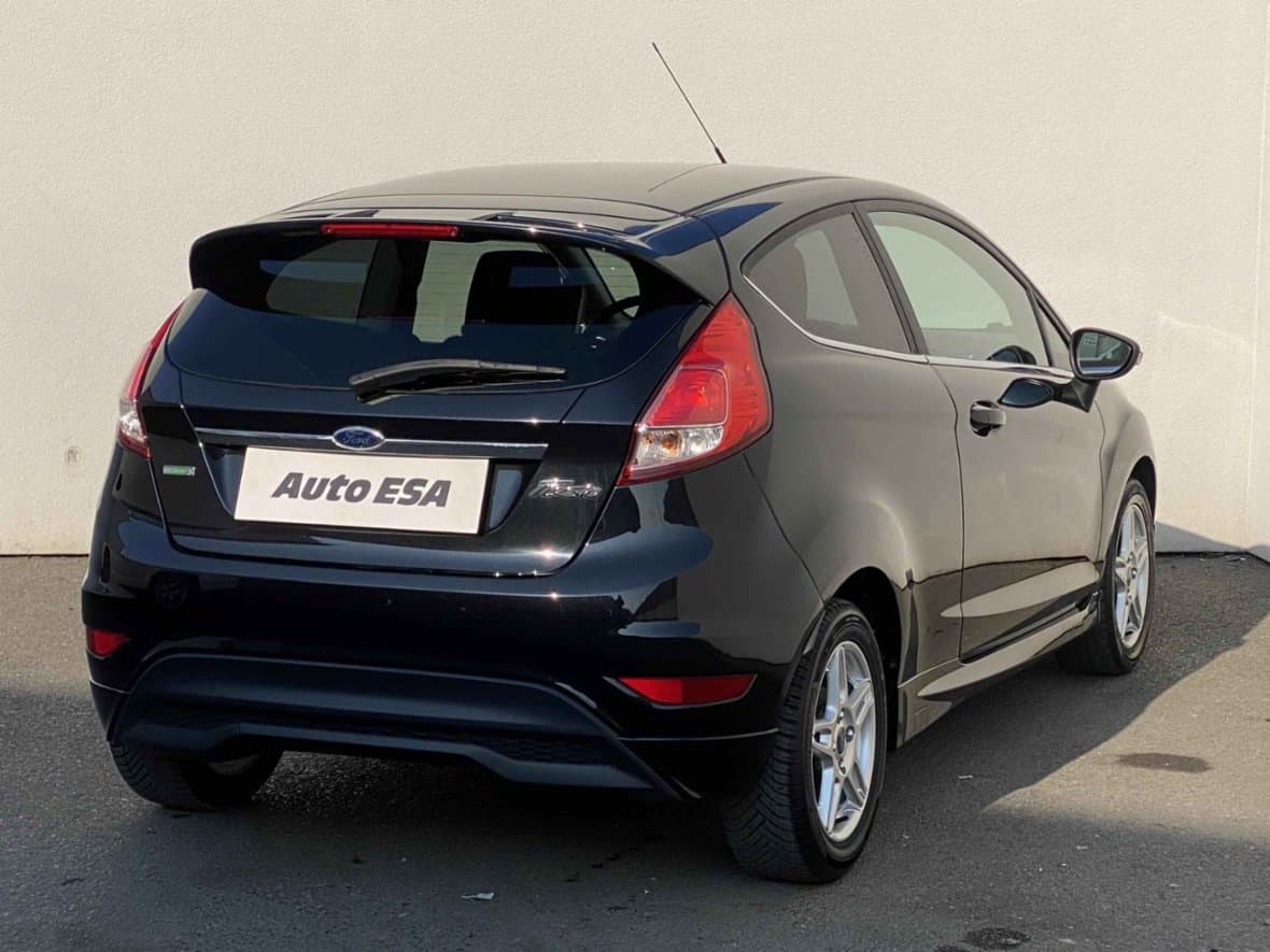 2015 Ford FIESTA - 4