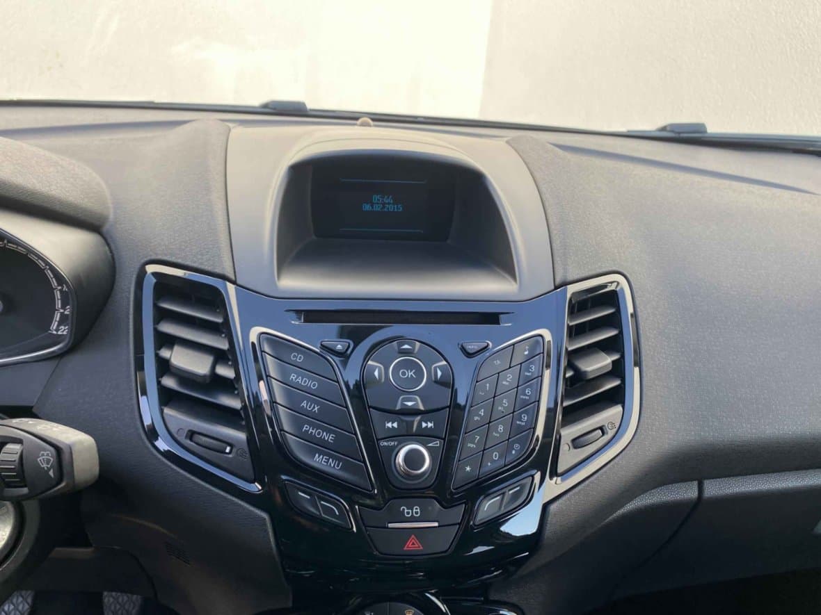 2015 Ford FIESTA - 12