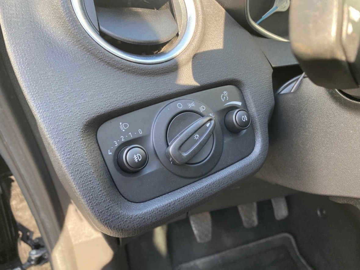 2015 Ford FIESTA - 16