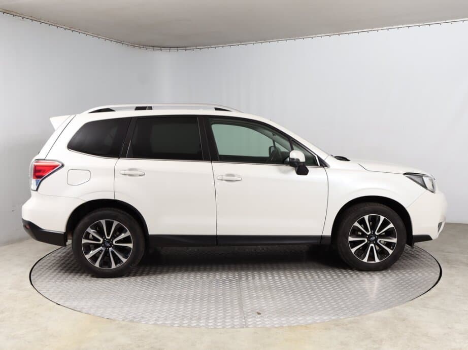 2018 Subaru FORESTER - 8