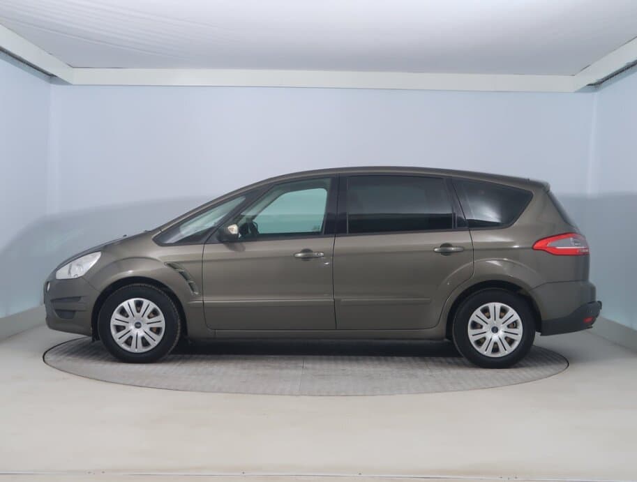 2011 Ford S-MAX - 4
