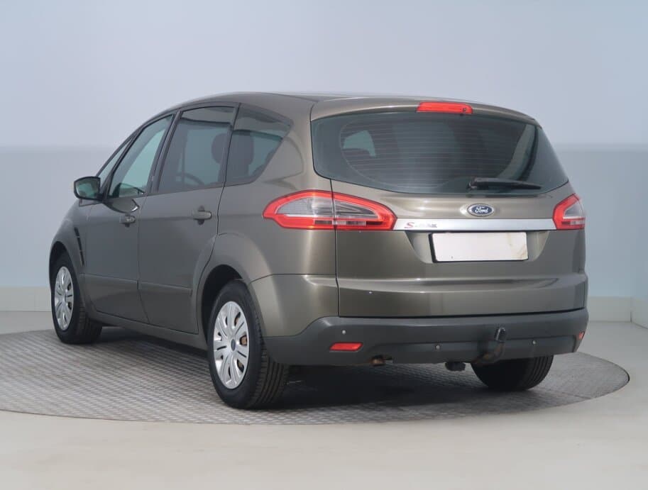 2011 Ford S-MAX - 5
