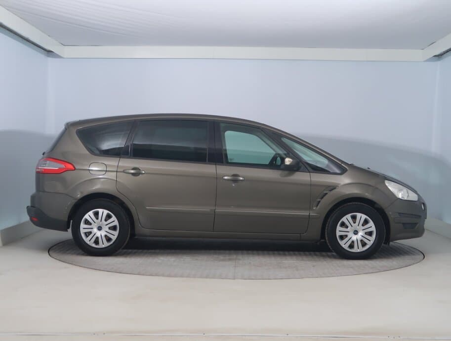 2011 Ford S-MAX - 8