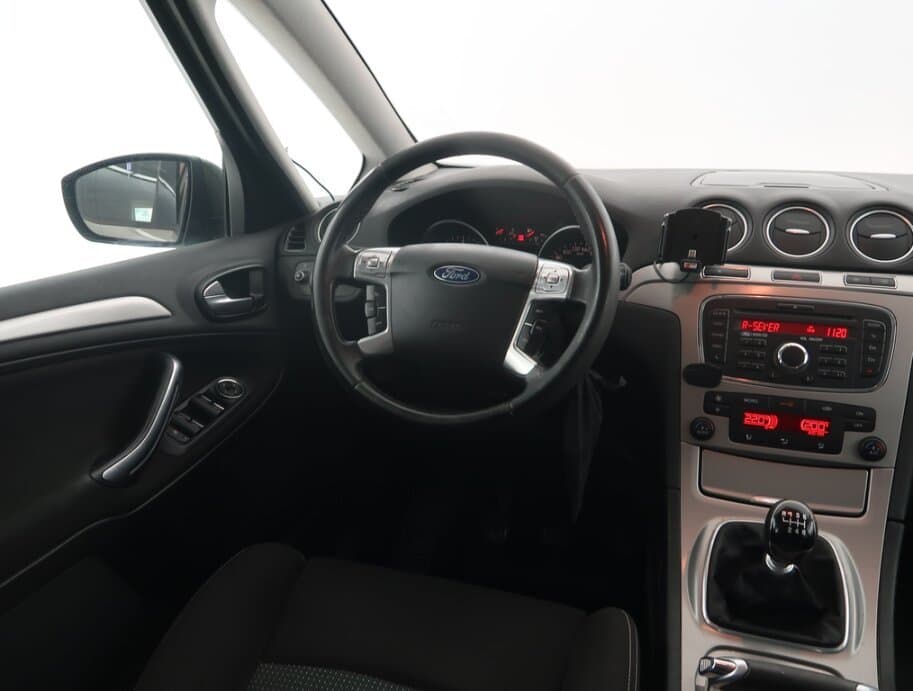 2011 Ford S-MAX - 9