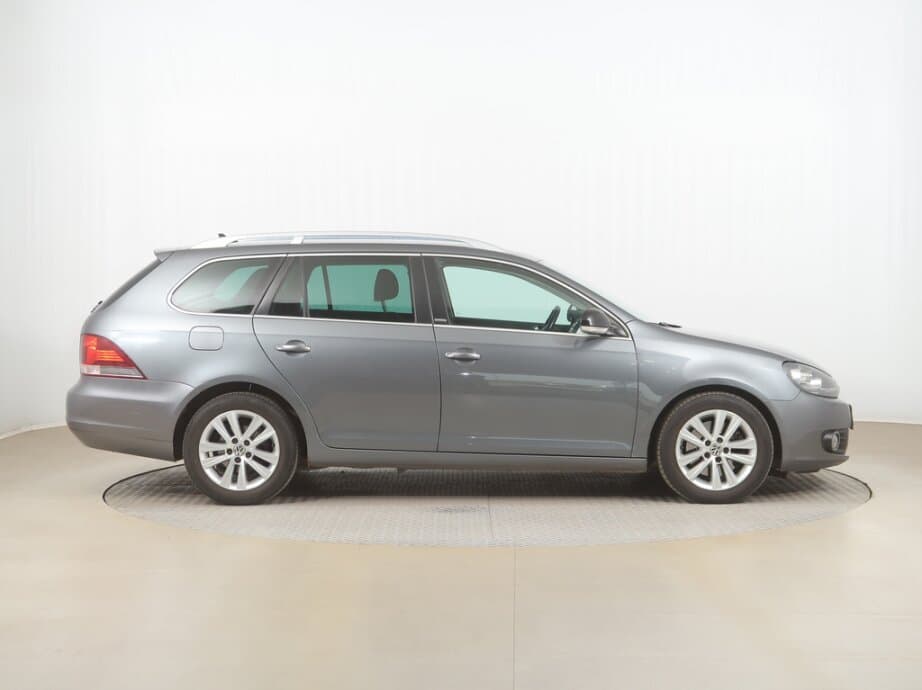 2011 Volkswagen GOLF - 8