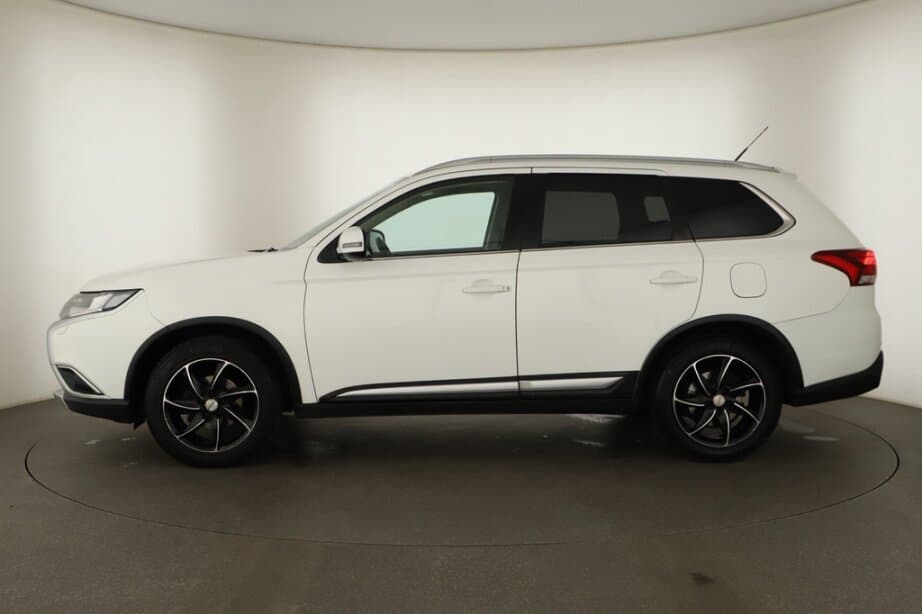 2016 Mitsubishi OUTLANDER - 4