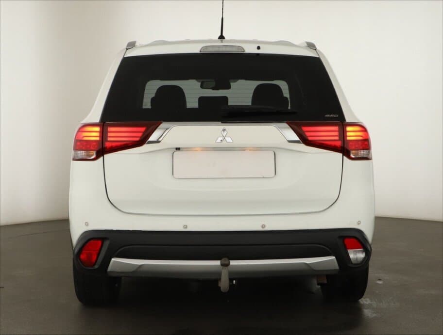 2016 Mitsubishi OUTLANDER - 6