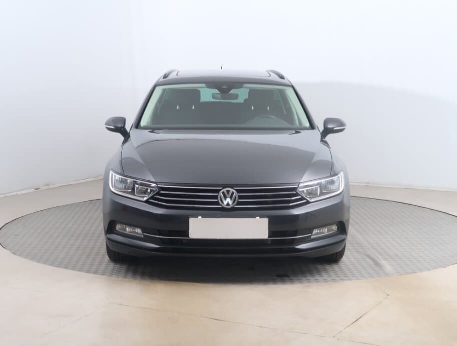 2019 Volkswagen PASSAT - 2