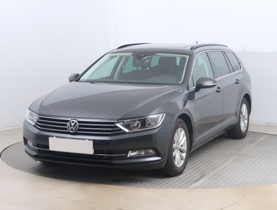 2019 Volkswagen PASSAT - 3