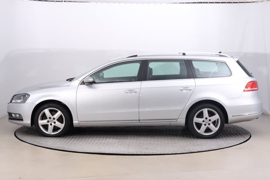 2013 Volkswagen PASSAT - 4