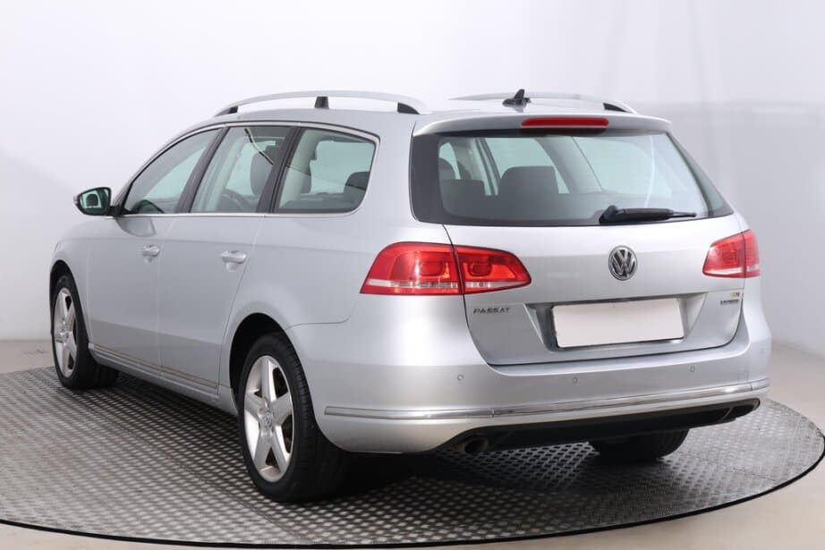 2013 Volkswagen PASSAT - 5