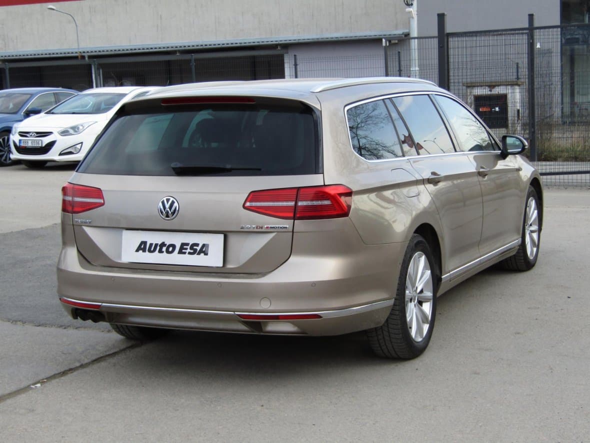 2016 Volkswagen PASSAT - 4