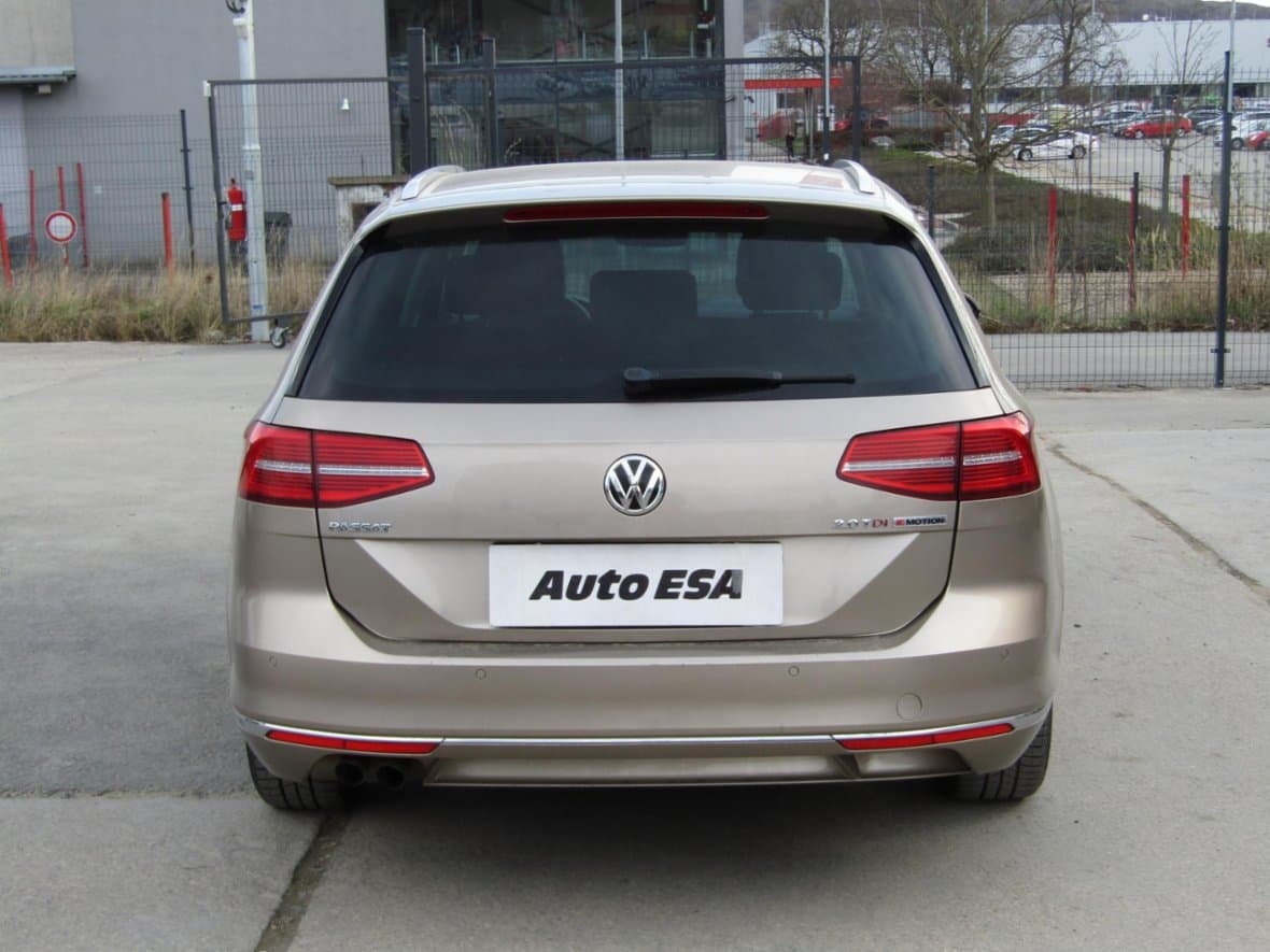 2016 Volkswagen PASSAT - 5
