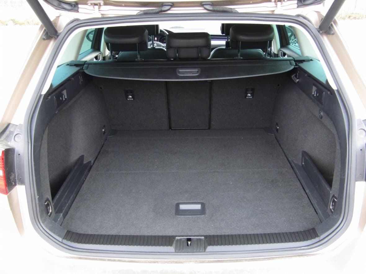 2016 Volkswagen PASSAT - 7