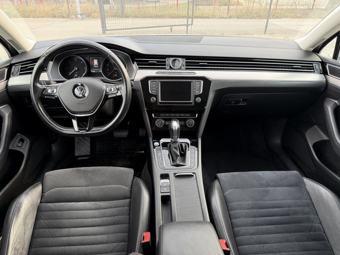 2016 Volkswagen PASSAT - 8