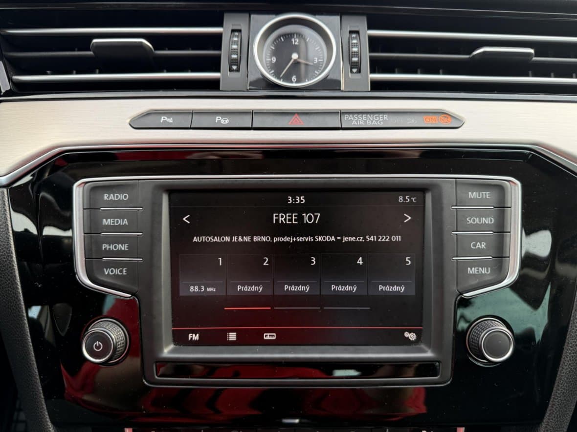 2016 Volkswagen PASSAT - 14