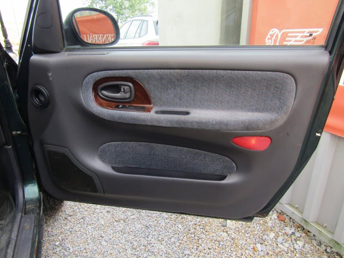 1999 SsangYong Korando - 17