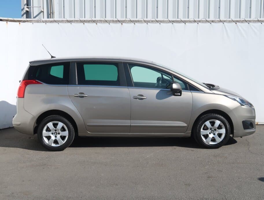 2015 Peugeot 5008 - 8