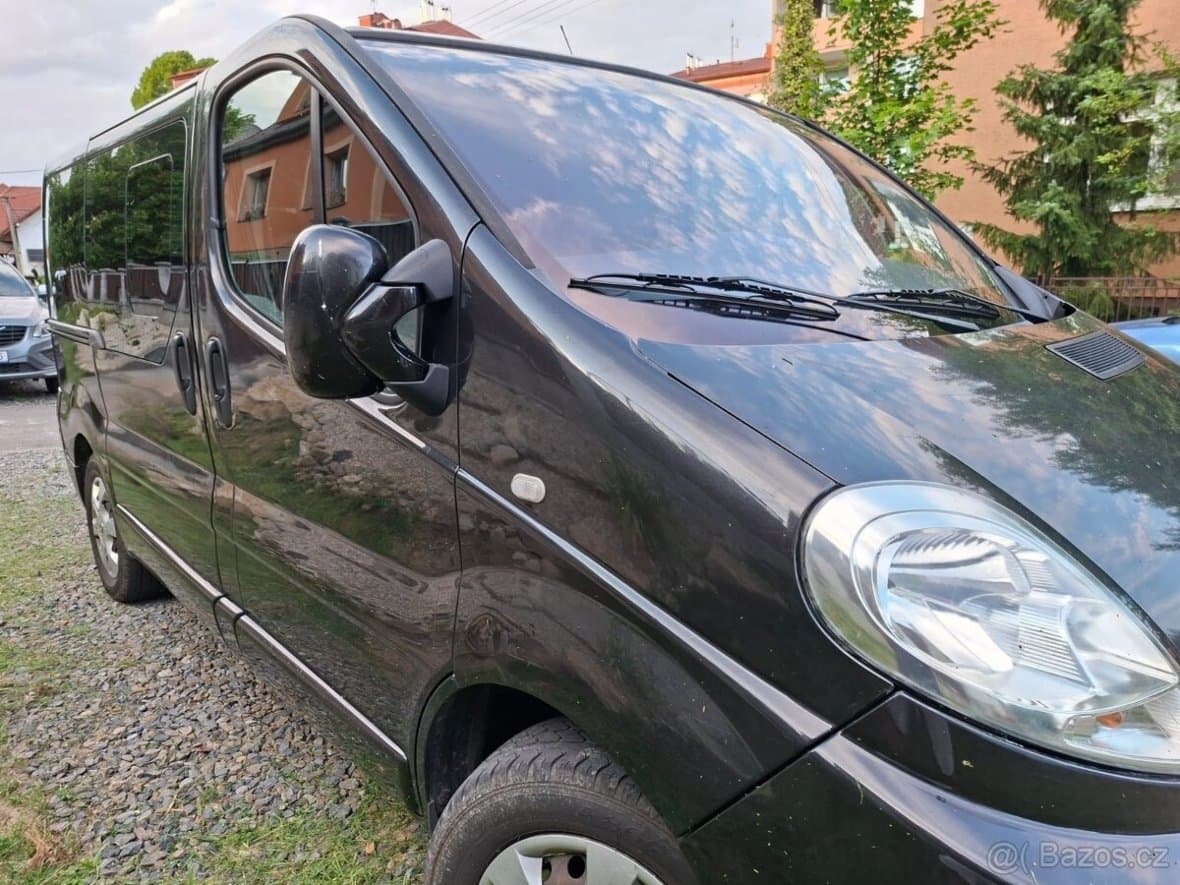 Renault TRAFIC - 2