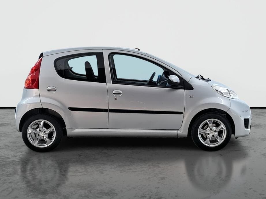 2011 Peugeot 107 - 8
