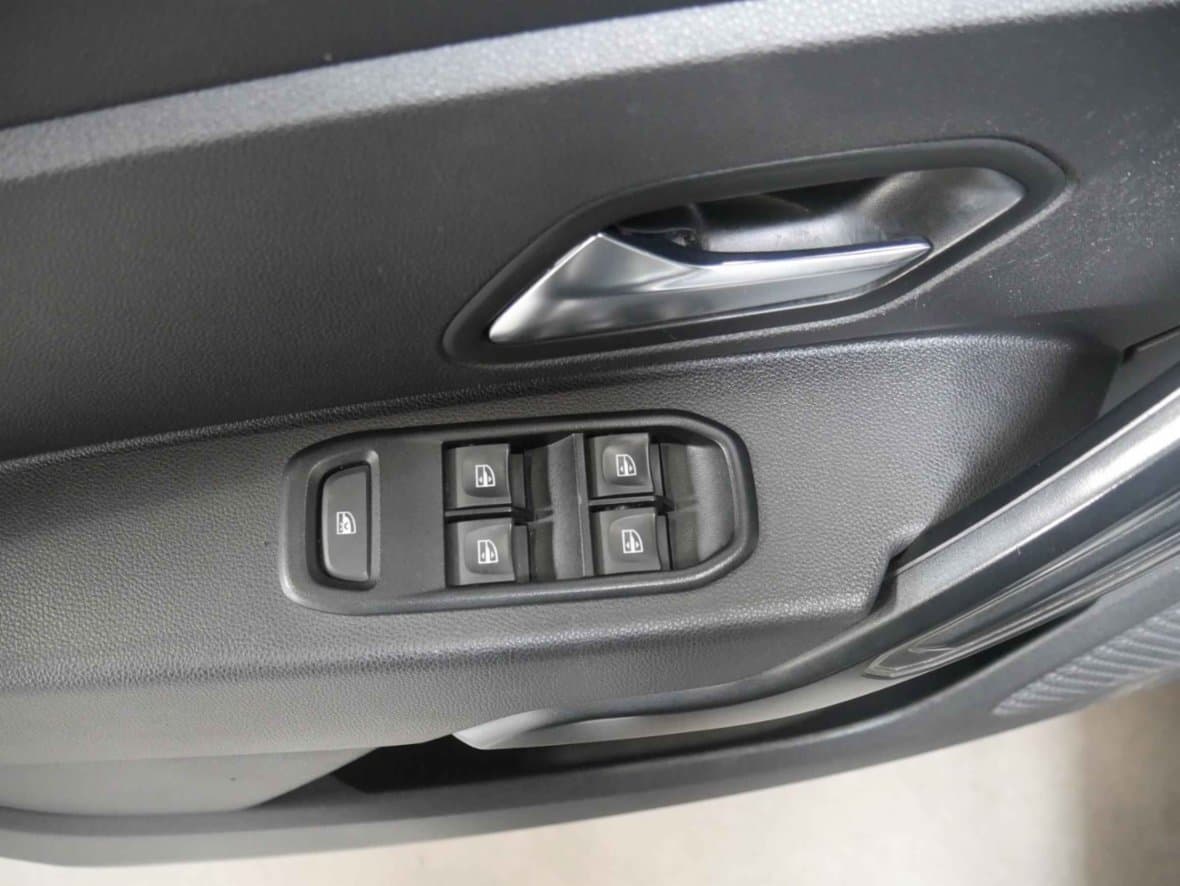 2020 Dacia DUSTER - 11