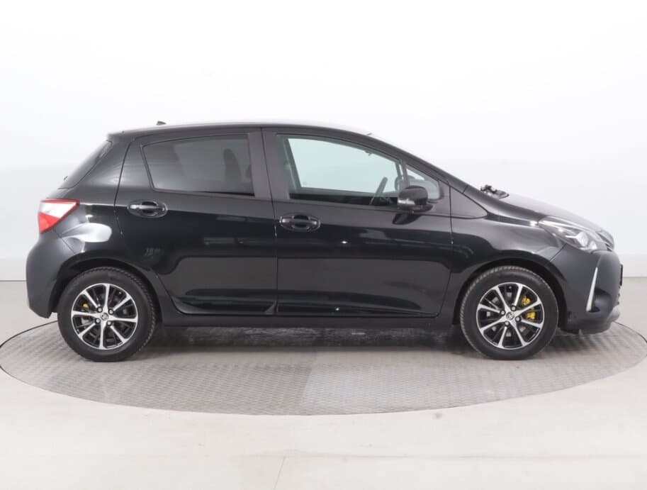 2018 Toyota YARIS - 8