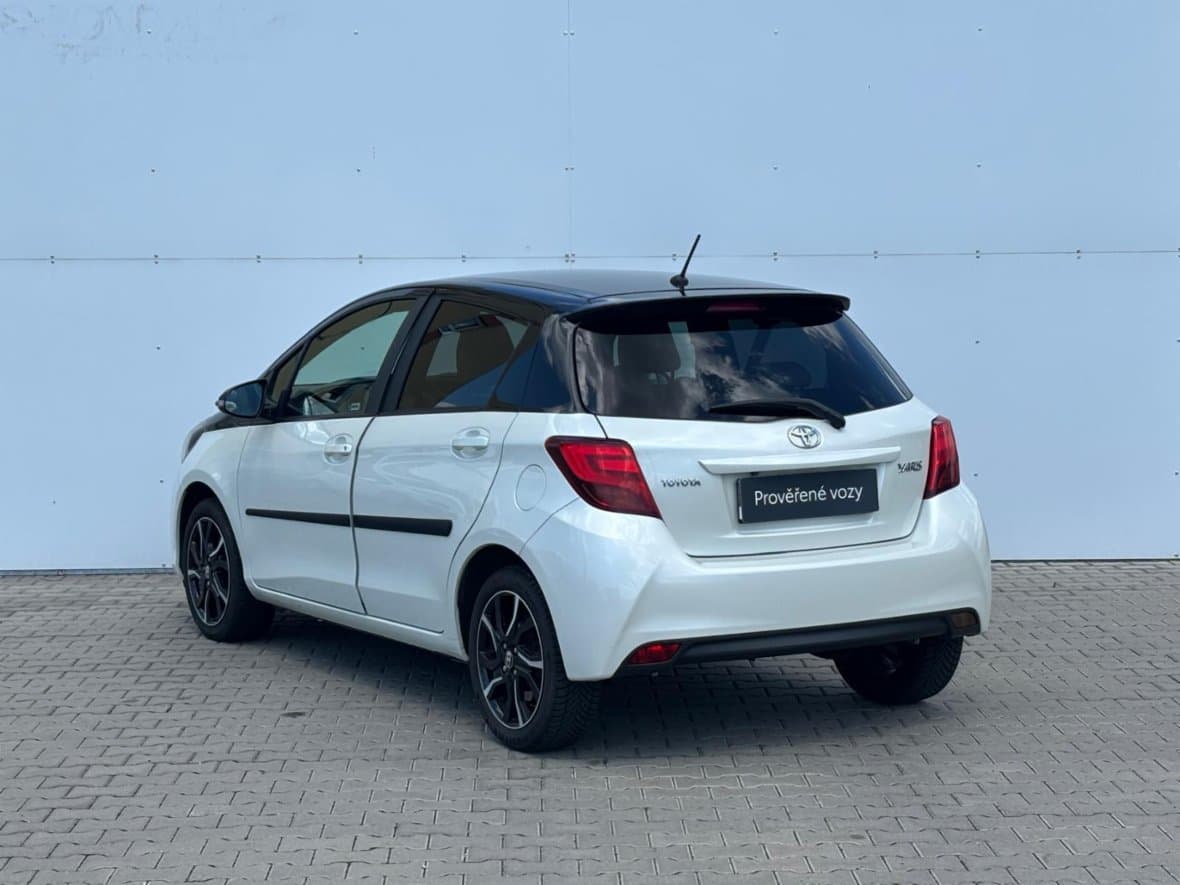 2016 Toyota YARIS - 7