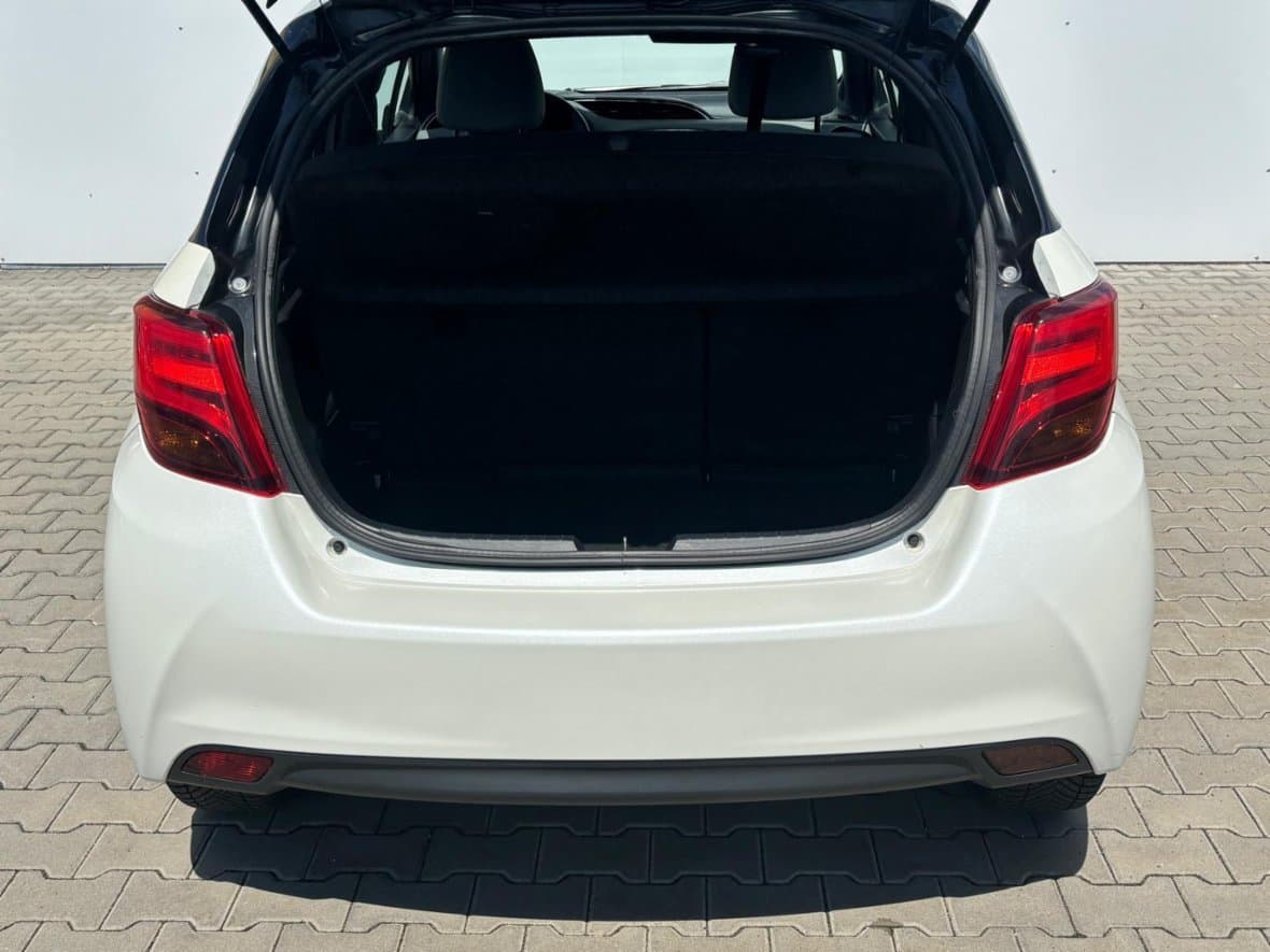 2016 Toyota YARIS - 10