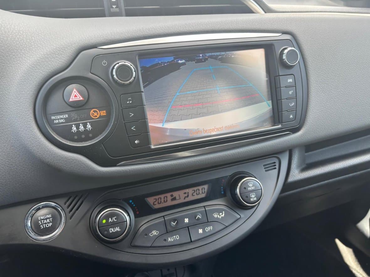 2016 Toyota YARIS - 19