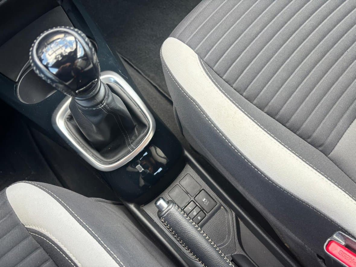 2016 Toyota YARIS - 20