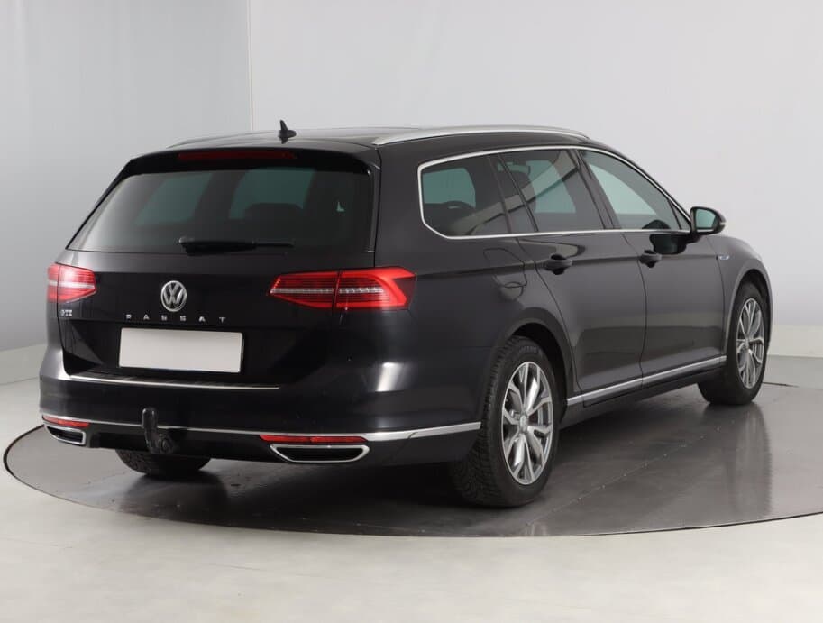 2015 Volkswagen PASSAT - 7
